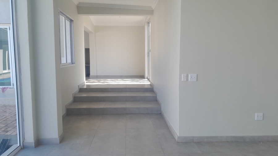 5 Bedroom Property for Sale in Wierda Park Gauteng