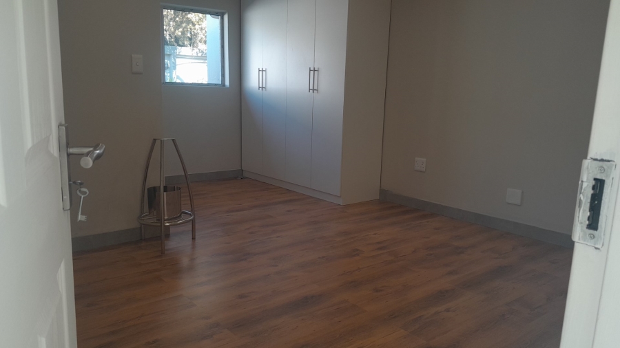 5 Bedroom Property for Sale in Wierda Park Gauteng