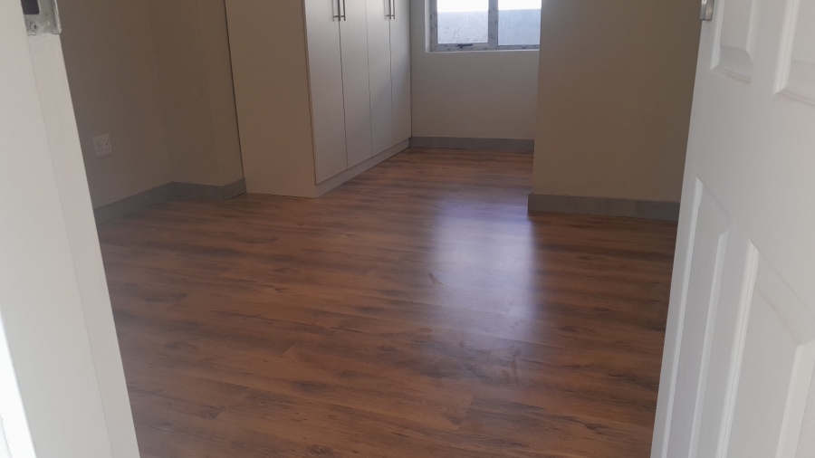 5 Bedroom Property for Sale in Wierda Park Gauteng