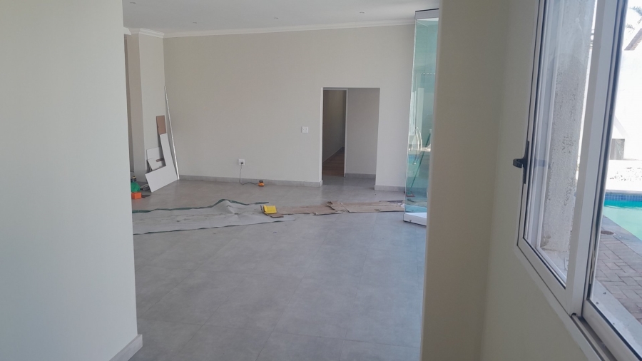 5 Bedroom Property for Sale in Wierda Park Gauteng