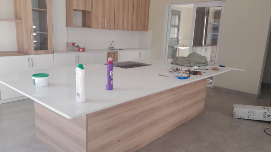5 Bedroom Property for Sale in Wierda Park Gauteng