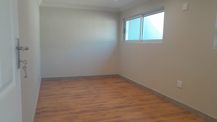 5 Bedroom Property for Sale in Wierda Park Gauteng