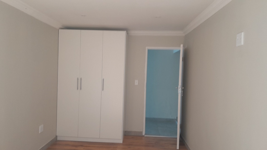 5 Bedroom Property for Sale in Wierda Park Gauteng
