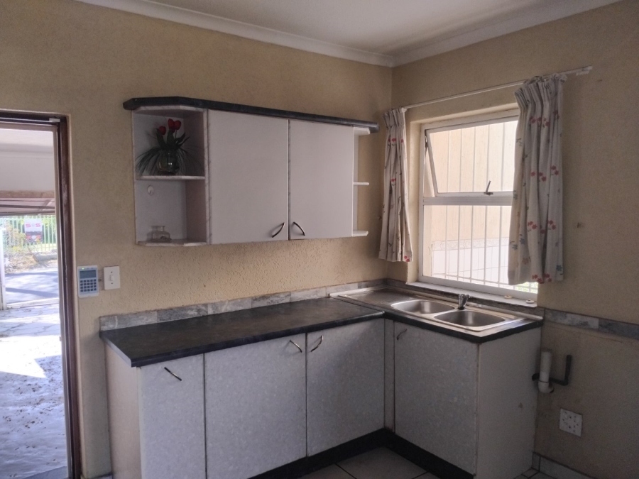 3 Bedroom Property for Sale in Edenvale Central Gauteng