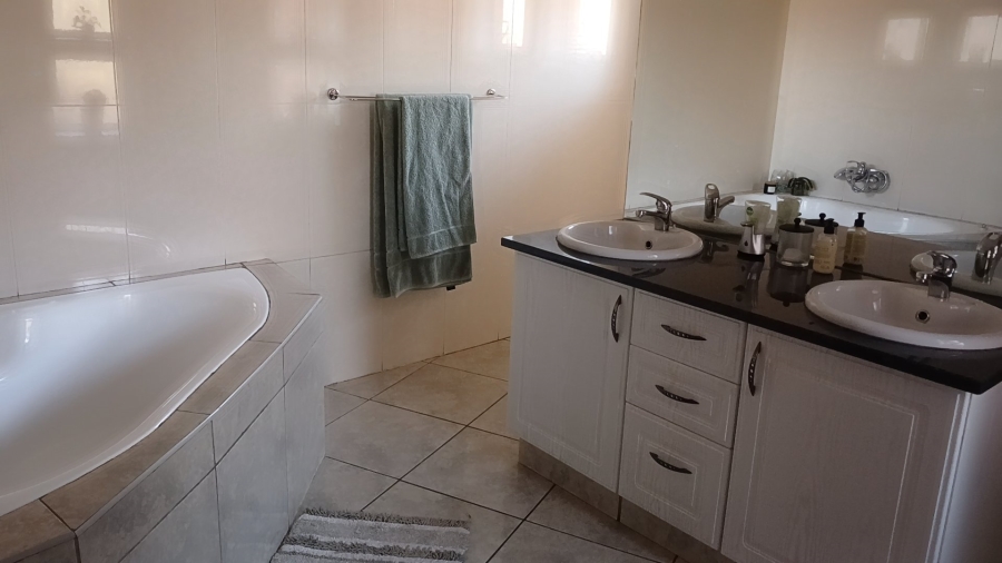 3 Bedroom Property for Sale in Rynfield Gauteng