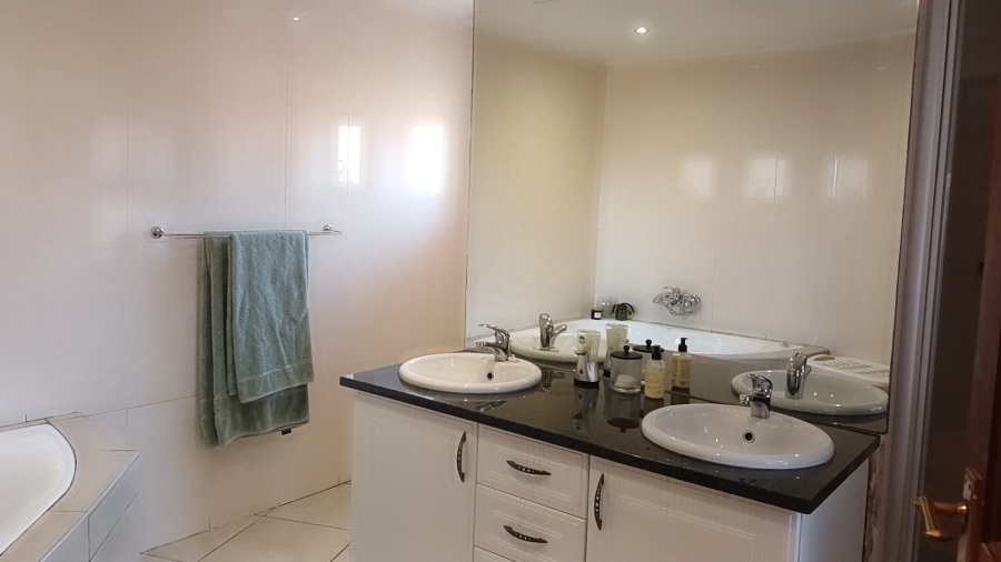 3 Bedroom Property for Sale in Rynfield Gauteng