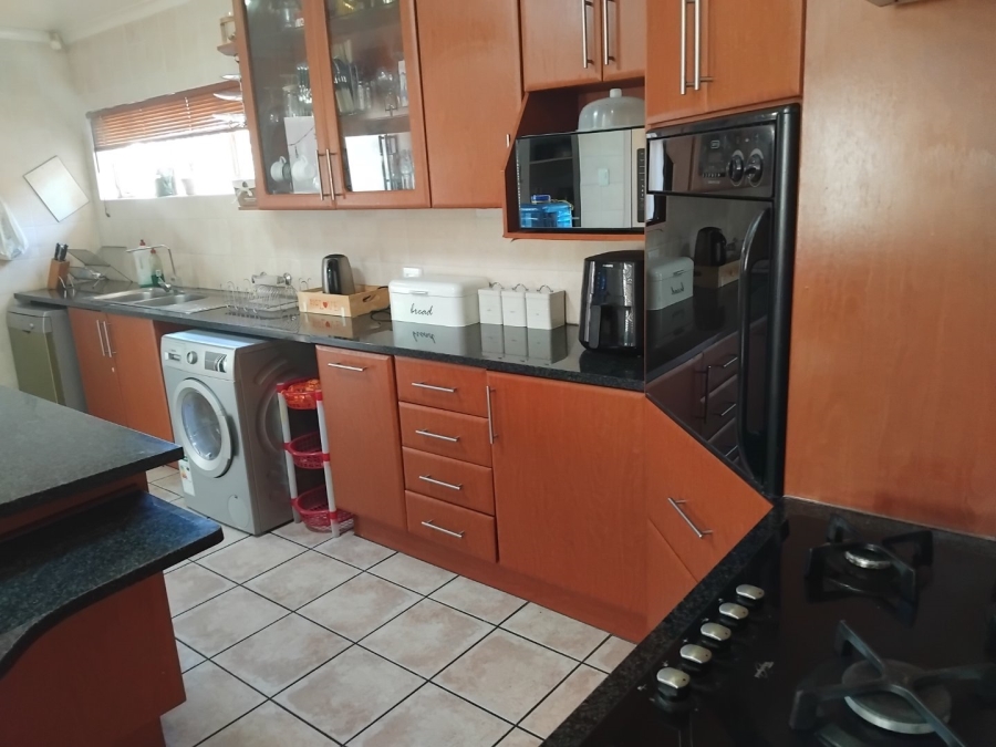 4 Bedroom Property for Sale in Sunnyridge Gauteng