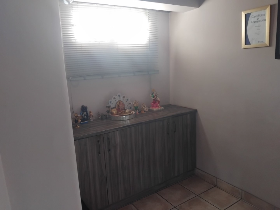 4 Bedroom Property for Sale in Sunnyridge Gauteng