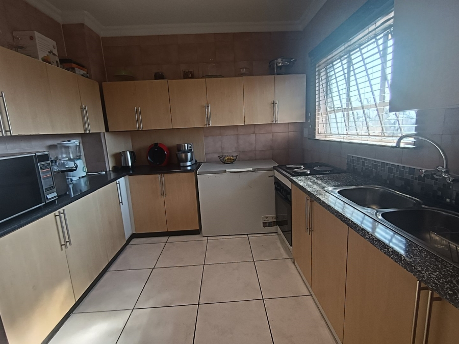 4 Bedroom Property for Sale in Laudium Gauteng