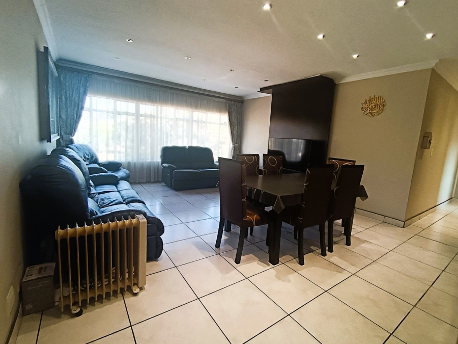 4 Bedroom Property for Sale in Laudium Gauteng