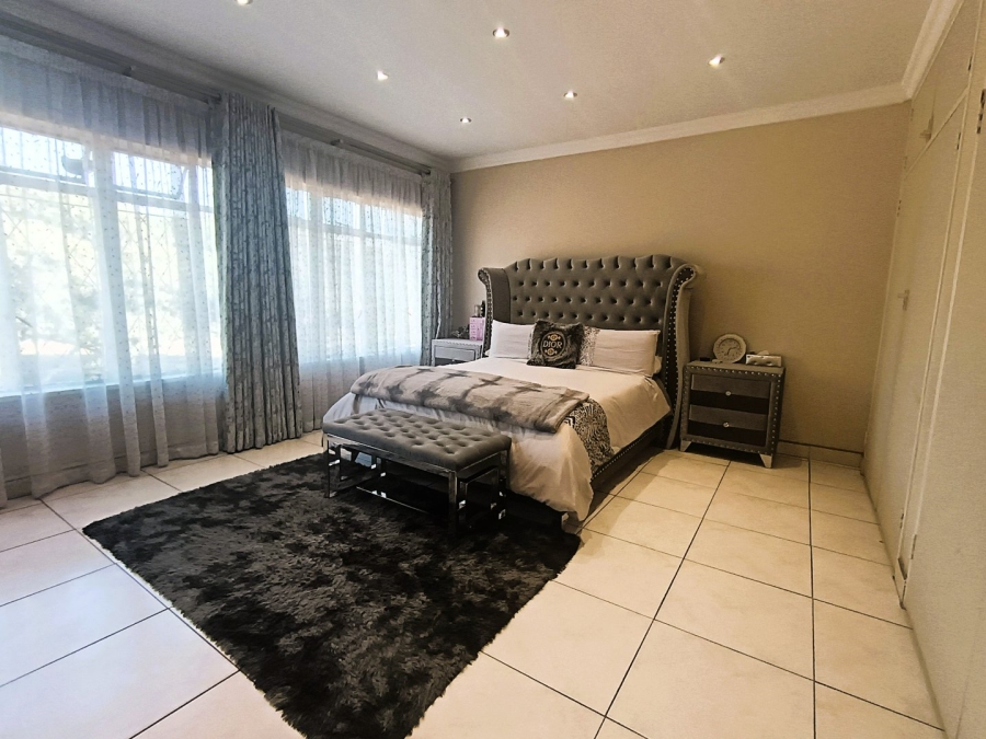 4 Bedroom Property for Sale in Laudium Gauteng