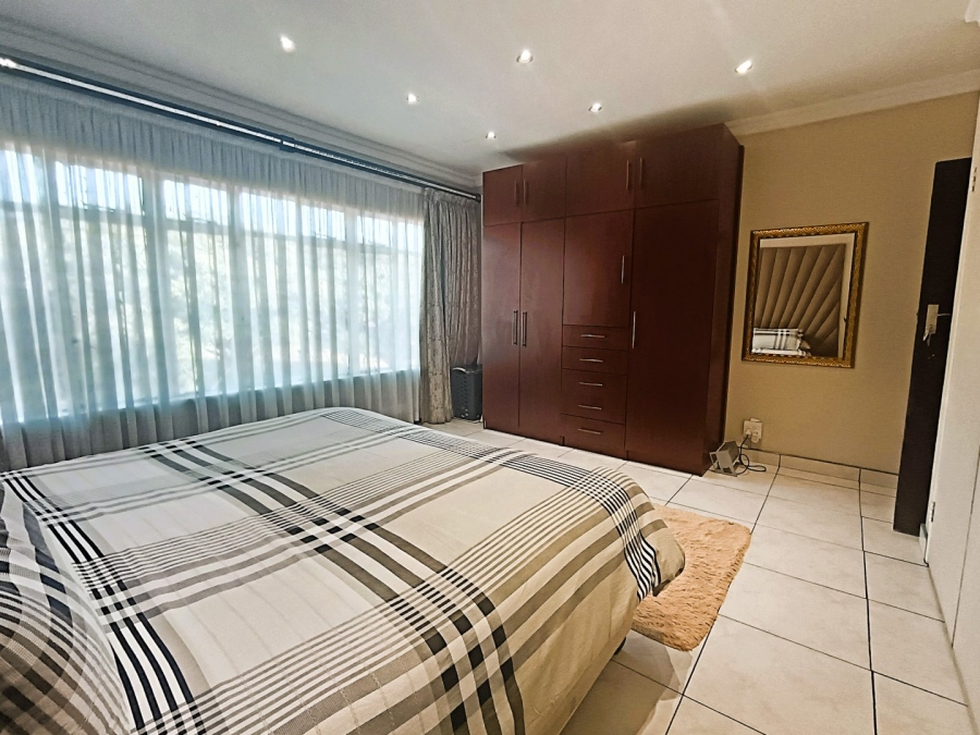 4 Bedroom Property for Sale in Laudium Gauteng