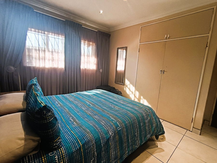 4 Bedroom Property for Sale in Laudium Gauteng