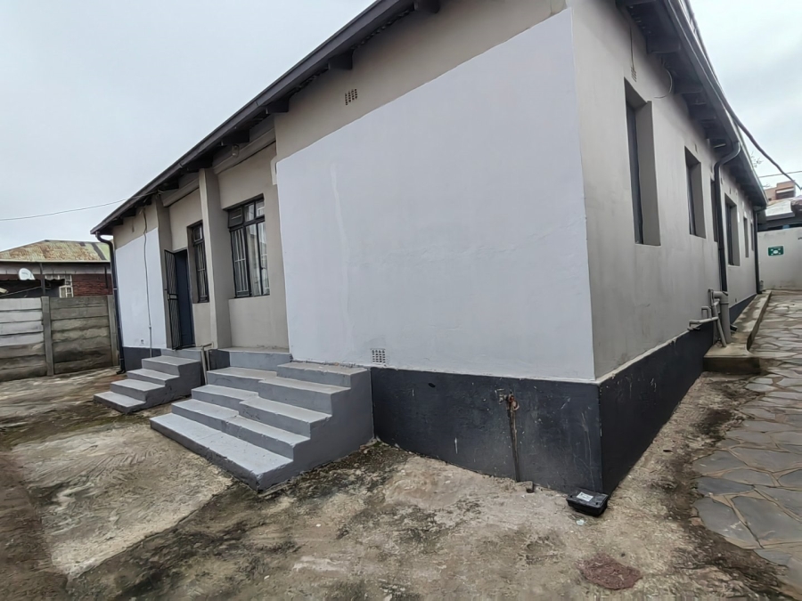 13 Bedroom Property for Sale in Brixton Gauteng