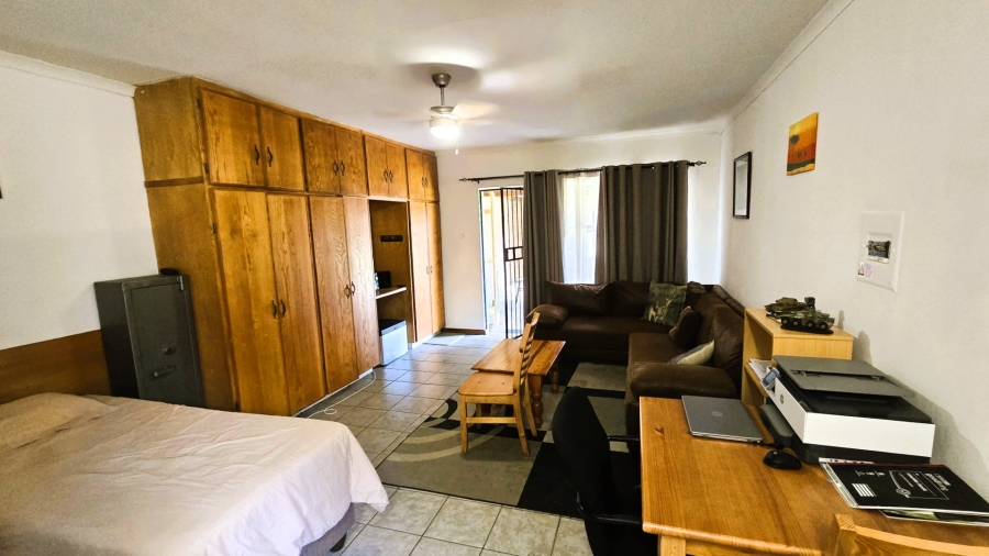 1 Bedroom Property for Sale in Kleinfontein A H Gauteng