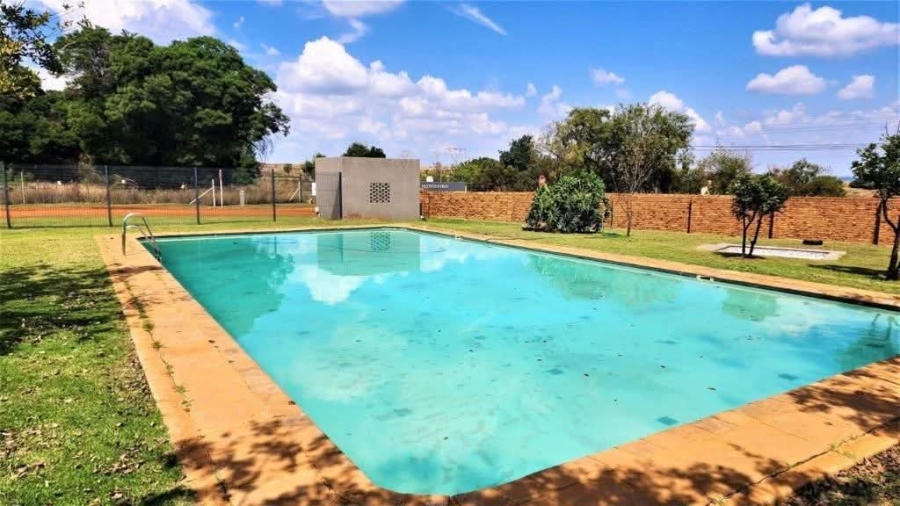 1 Bedroom Property for Sale in Kleinfontein A H Gauteng