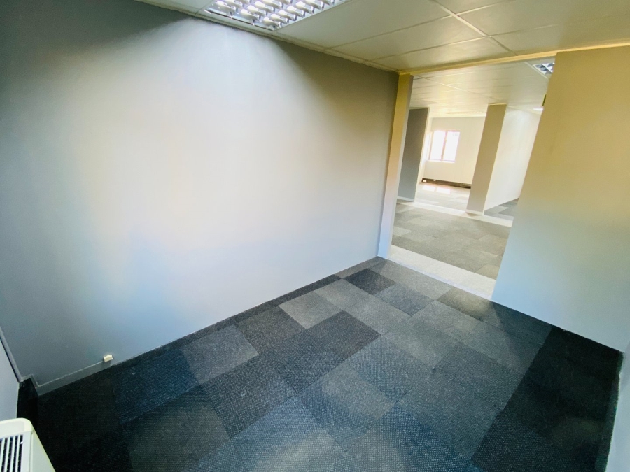 To Let commercial Property for Rent in Strubensvallei Gauteng