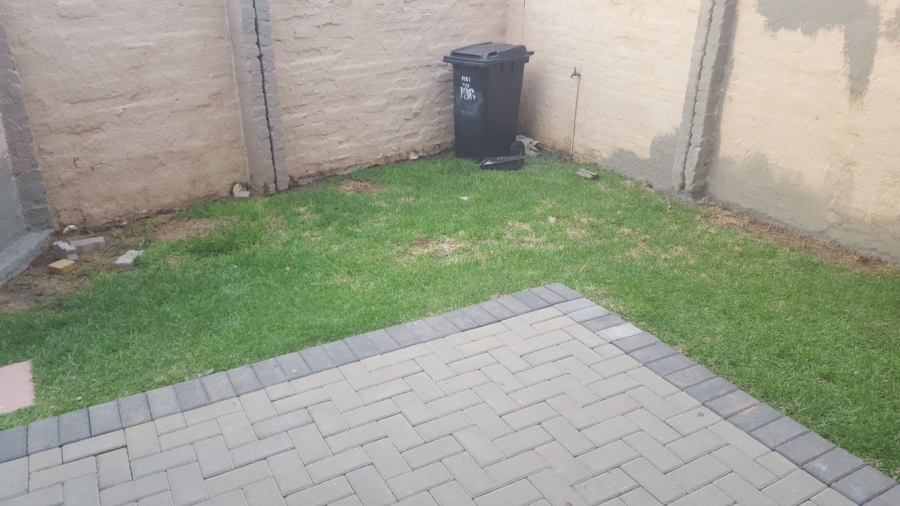 To Let 2 Bedroom Property for Rent in Carlswald Gauteng