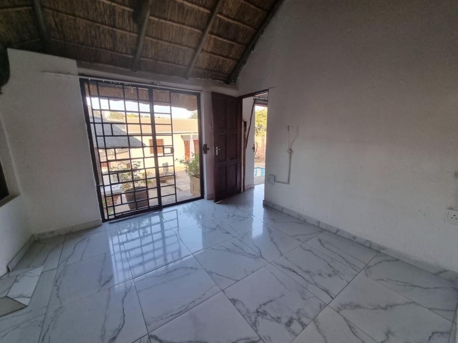 To Let 1 Bedroom Property for Rent in Mulbarton Gauteng