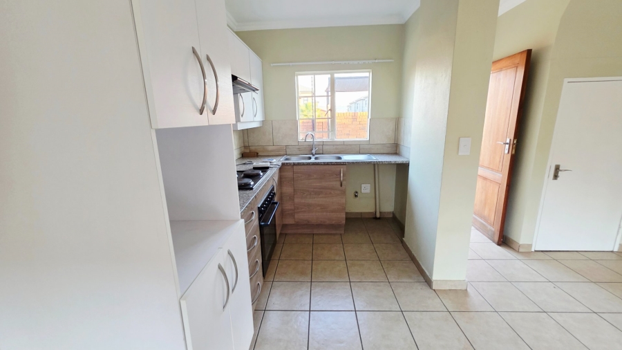To Let 2 Bedroom Property for Rent in Raslouw Gauteng