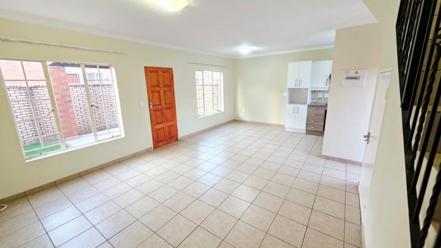 To Let 2 Bedroom Property for Rent in Raslouw Gauteng