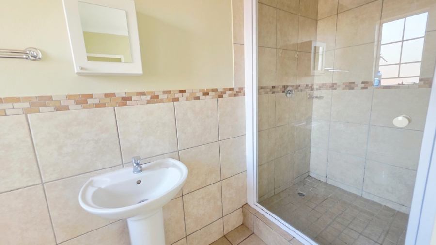 To Let 2 Bedroom Property for Rent in Raslouw Gauteng