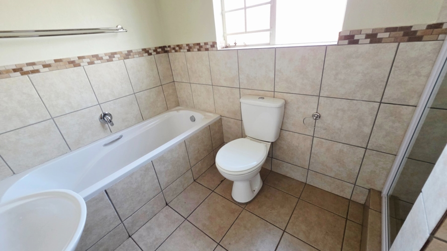 To Let 2 Bedroom Property for Rent in Raslouw Gauteng