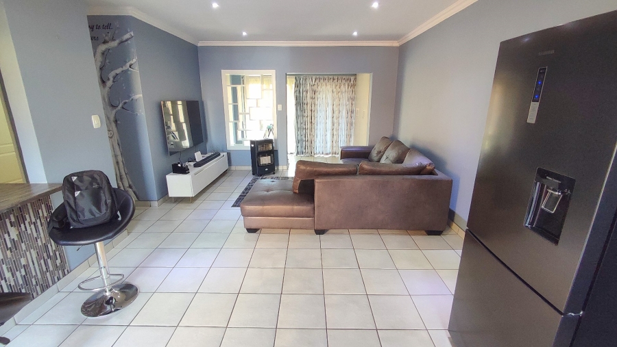 2 Bedroom Property for Sale in Monavoni Gauteng