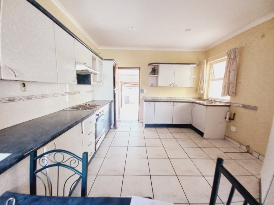 3 Bedroom Property for Sale in Edenvale Central Gauteng