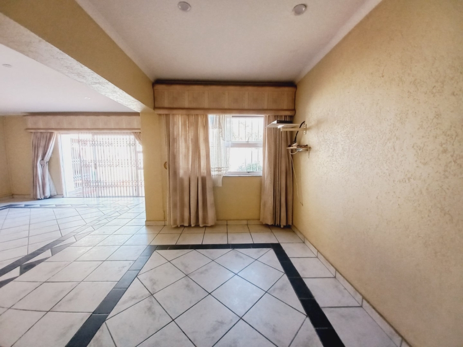 3 Bedroom Property for Sale in Edenvale Central Gauteng