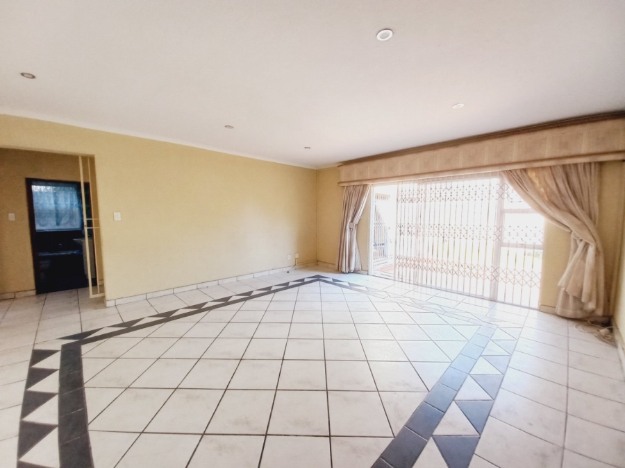 3 Bedroom Property for Sale in Edenvale Central Gauteng