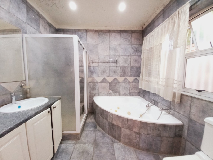3 Bedroom Property for Sale in Edenvale Central Gauteng