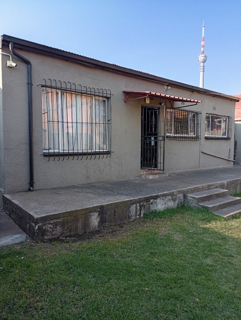 9 Bedroom Property for Sale in Brixton Gauteng