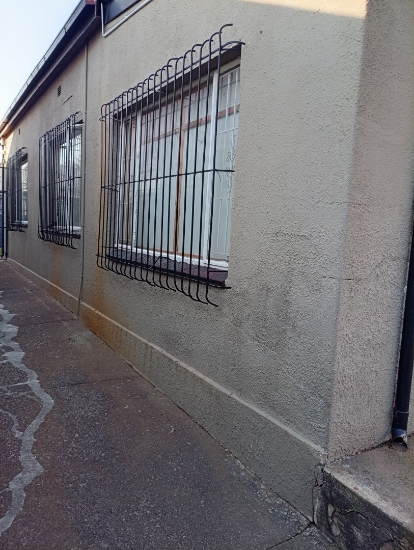 9 Bedroom Property for Sale in Brixton Gauteng