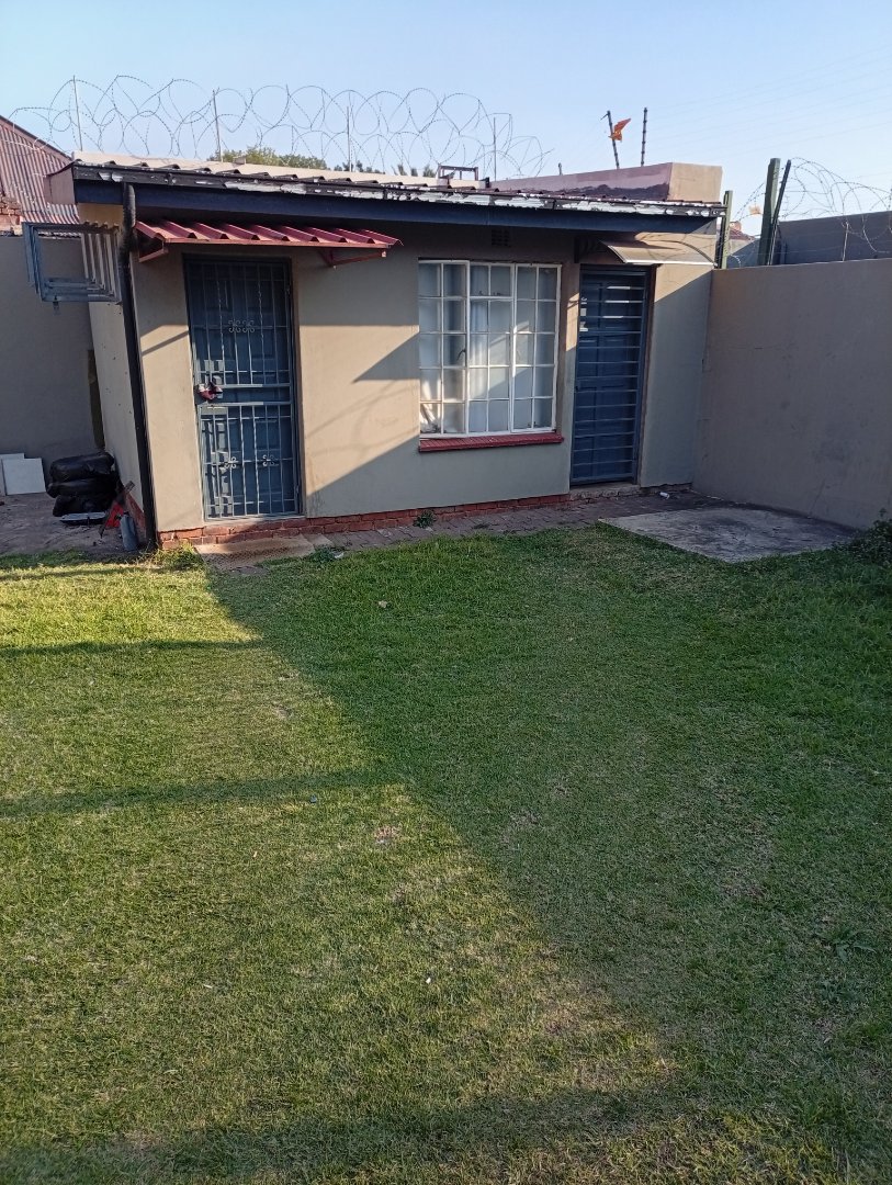 9 Bedroom Property for Sale in Brixton Gauteng