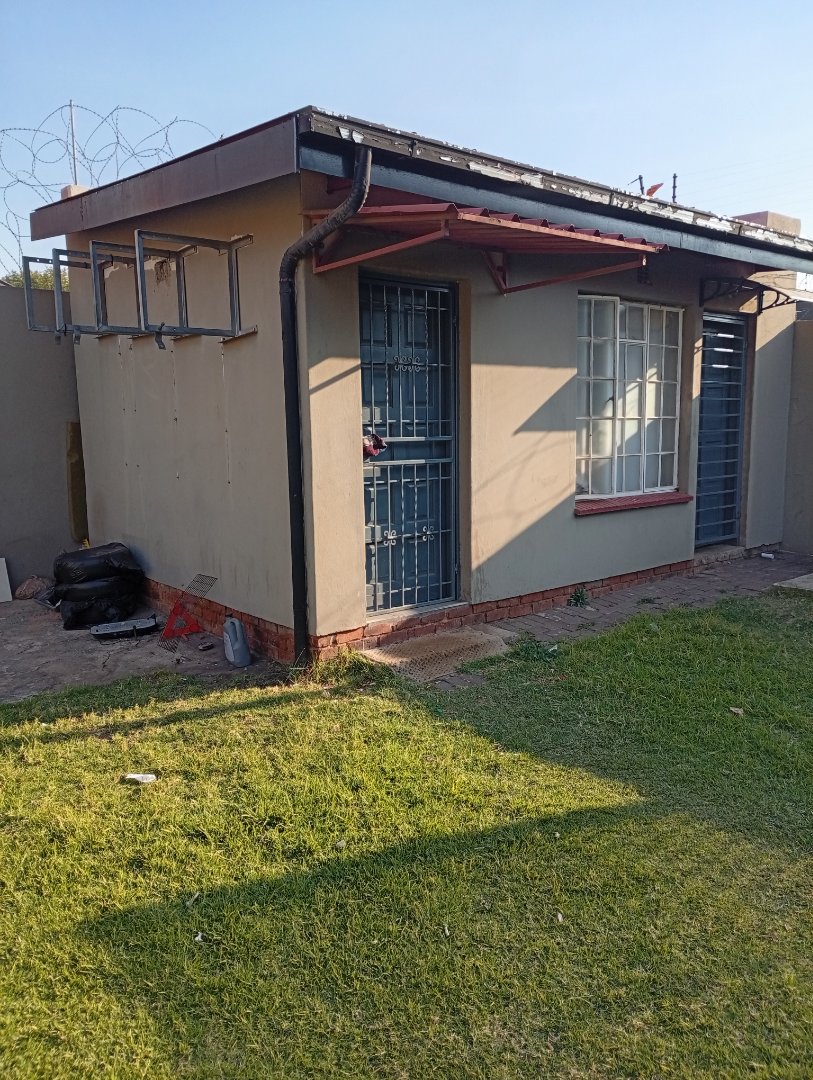9 Bedroom Property for Sale in Brixton Gauteng