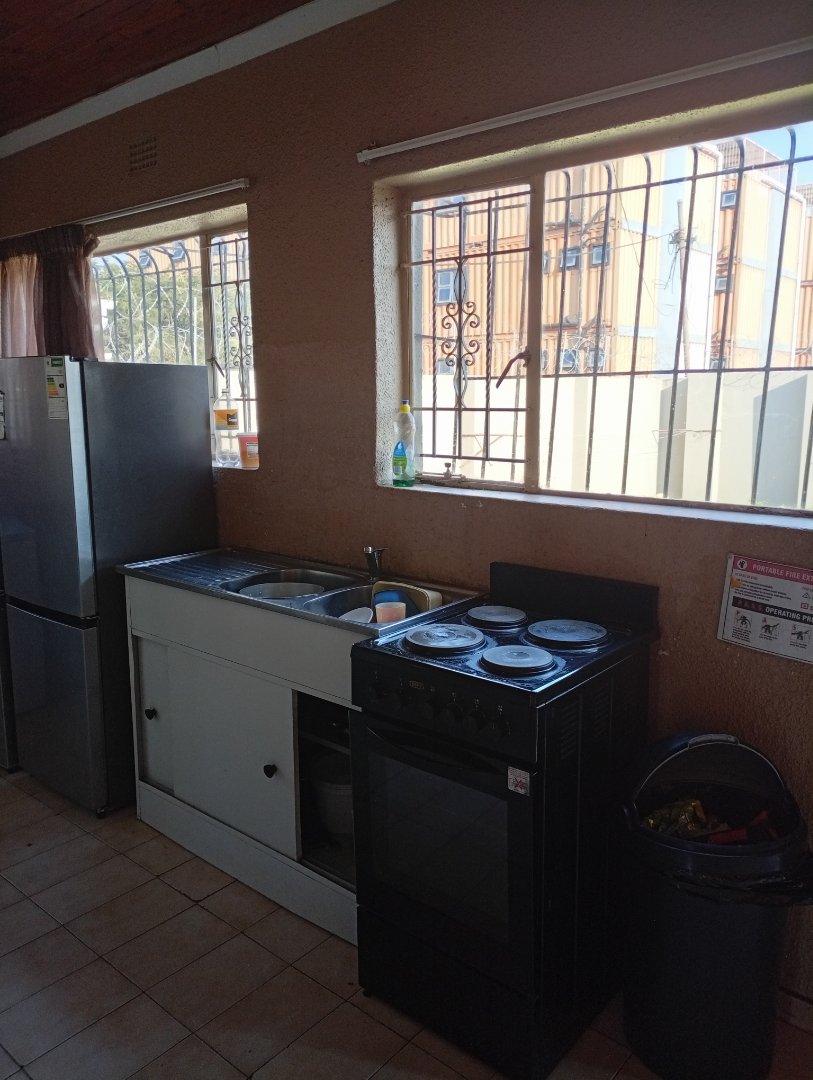 9 Bedroom Property for Sale in Brixton Gauteng