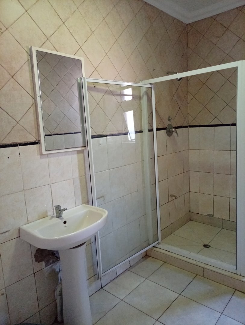 9 Bedroom Property for Sale in Brixton Gauteng