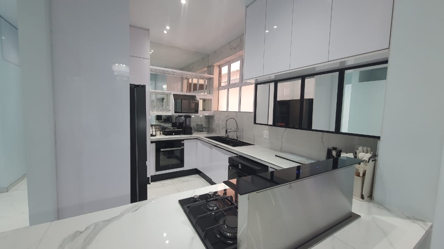 3 Bedroom Property for Sale in Illovo Gauteng
