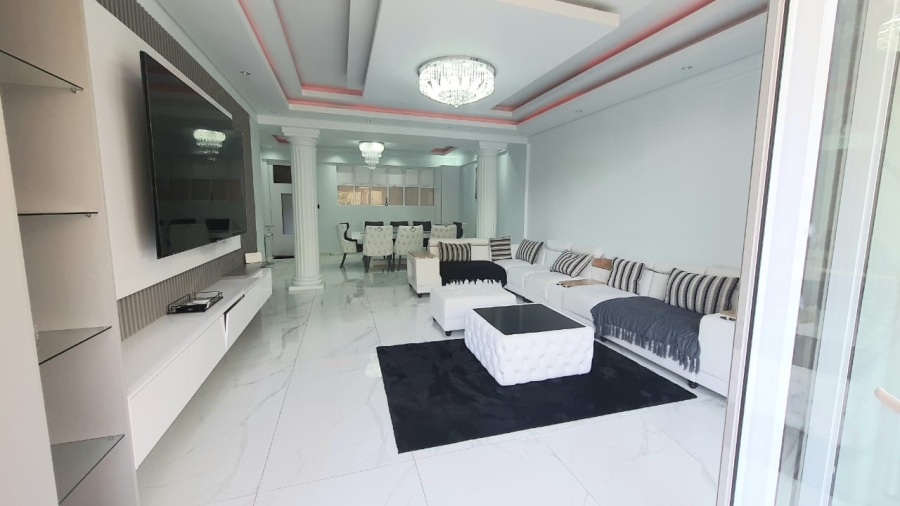 3 Bedroom Property for Sale in Illovo Gauteng