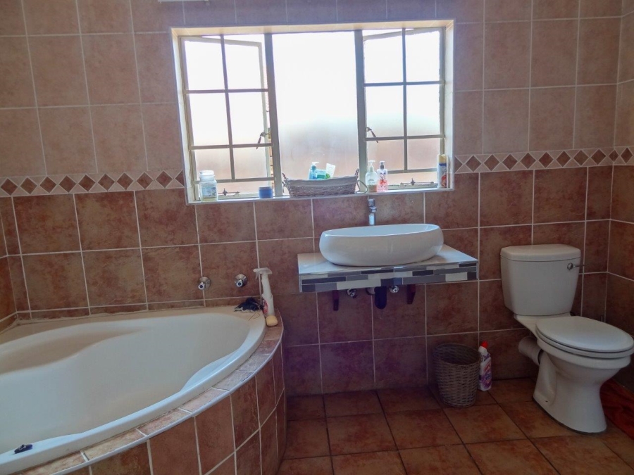 To Let  Bedroom Property for Rent in Thatchfield Glen Gauteng