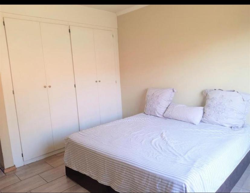 To Let 3 Bedroom Property for Rent in Thatchfield Estate Gauteng