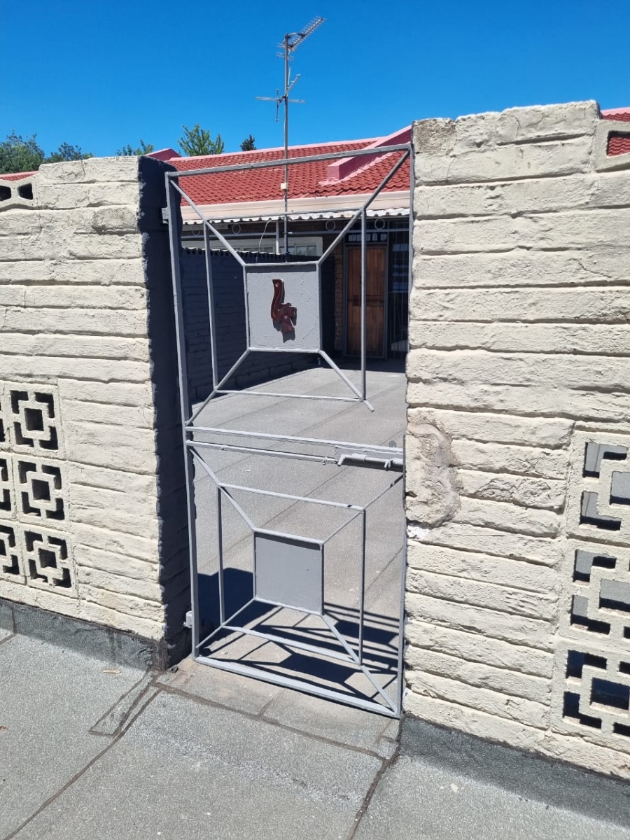 2 Bedroom Property for Sale in Vanderbijlpark SW 5 Gauteng