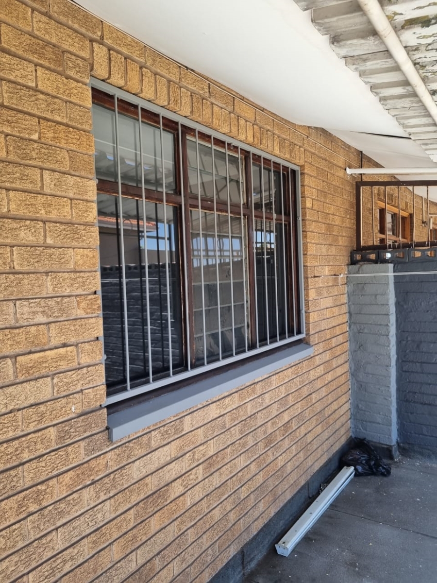 2 Bedroom Property for Sale in Vanderbijlpark SW 5 Gauteng