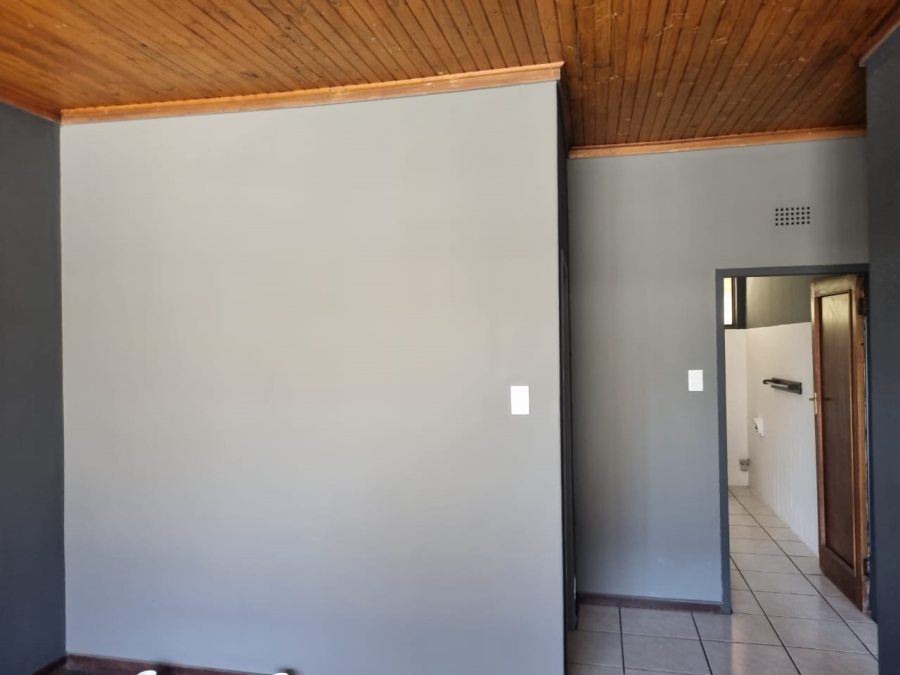 2 Bedroom Property for Sale in Vanderbijlpark SW 5 Gauteng