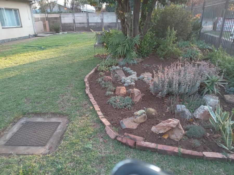 5 Bedroom Property for Sale in Waverley Gauteng