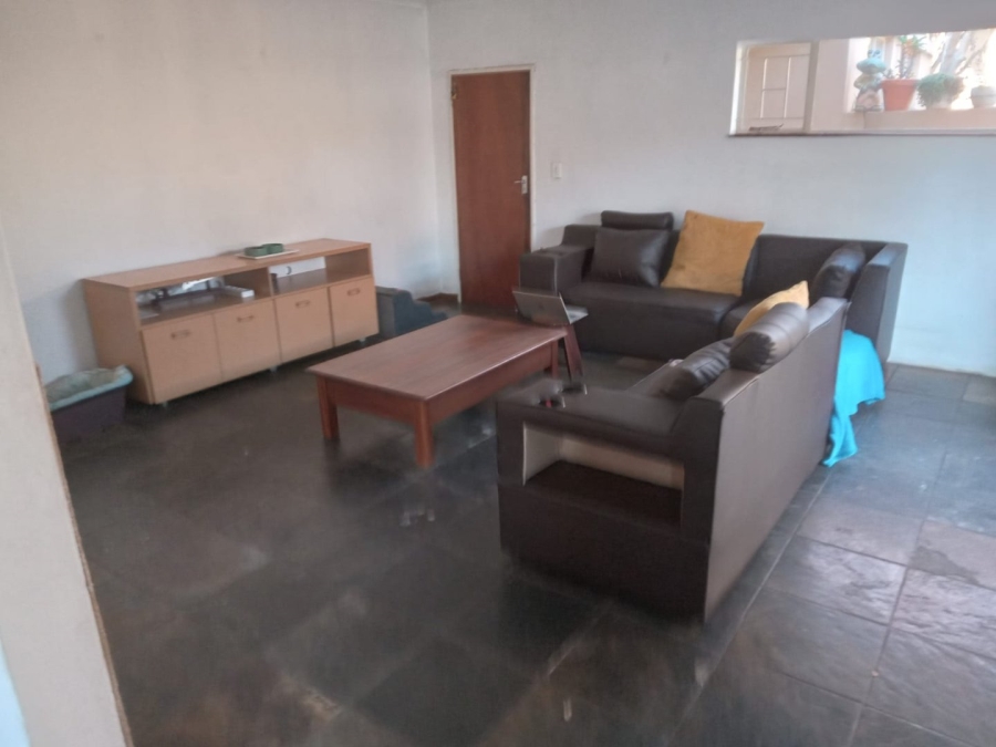 5 Bedroom Property for Sale in Waverley Gauteng