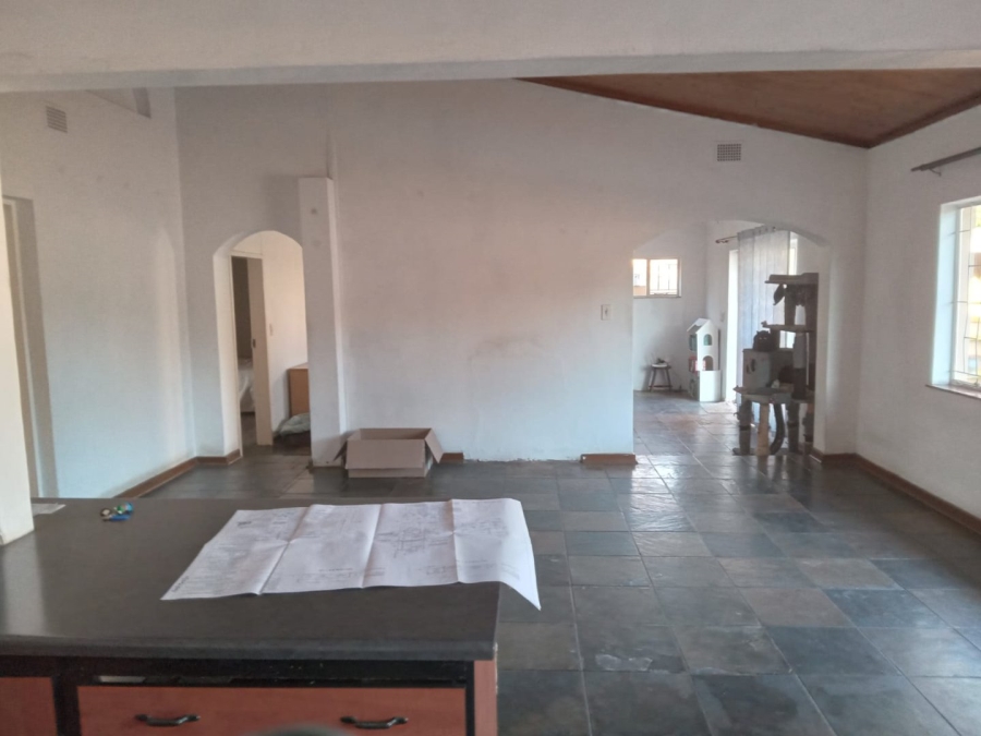 5 Bedroom Property for Sale in Waverley Gauteng
