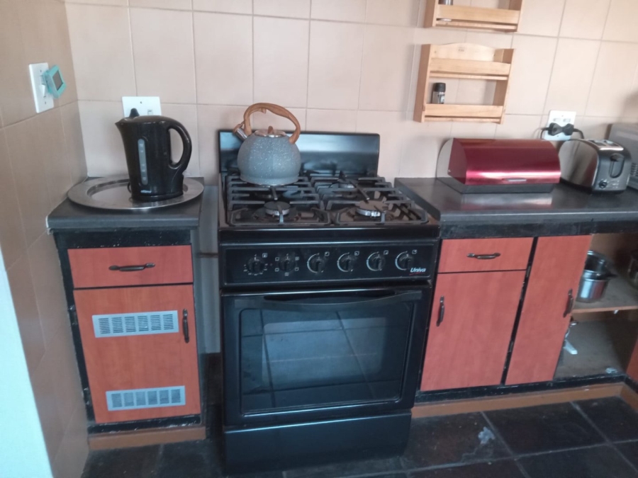 5 Bedroom Property for Sale in Waverley Gauteng