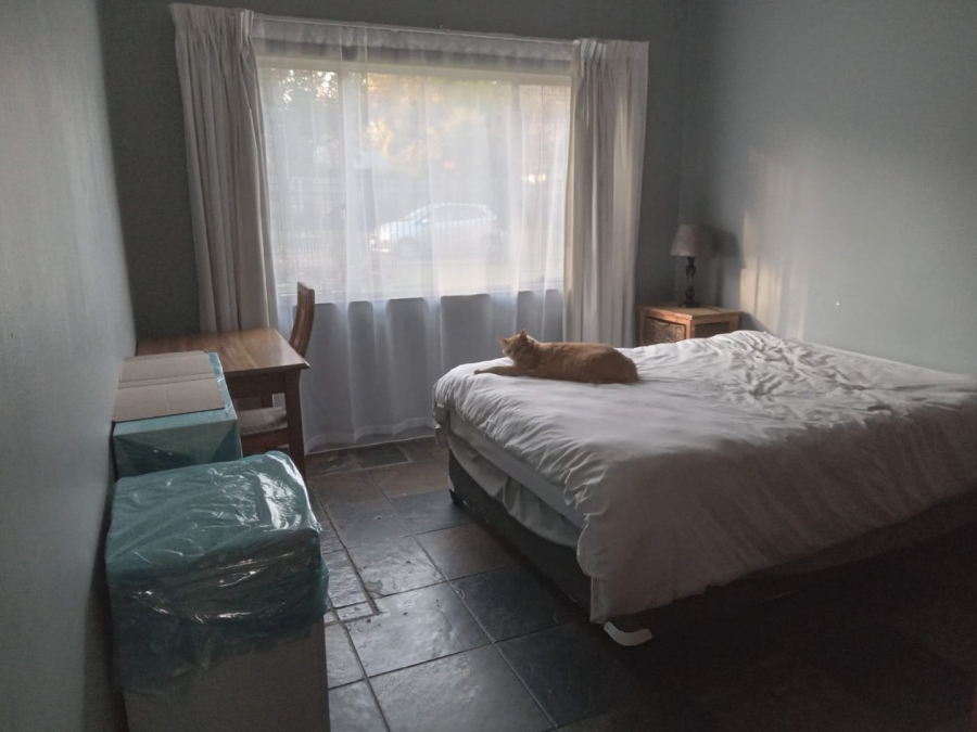 5 Bedroom Property for Sale in Waverley Gauteng